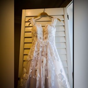 Beautiful Strapless Wedding Dress